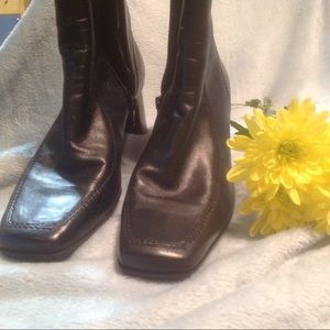 Nine West beautiful pair black boots